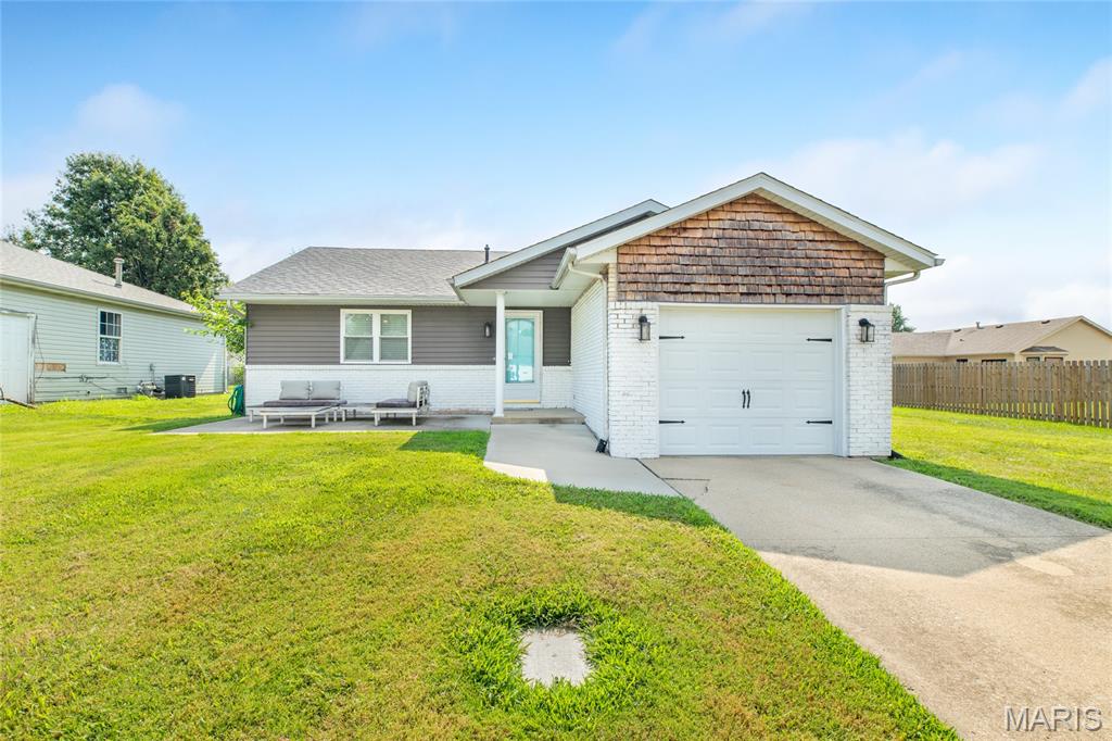 Photo of 440 Deer Run Moro IL 62067