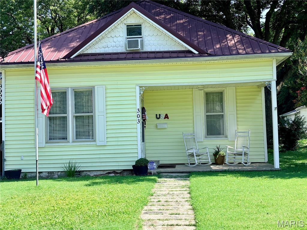 Photo of 303 E Davidson Avenue Chaffee MO 63740