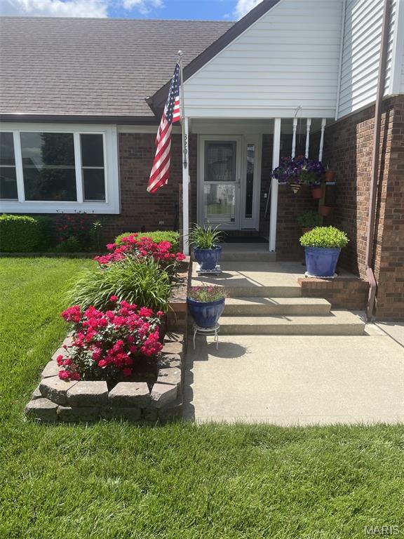 Photo of 320 Adam Court Mascoutah IL 62258