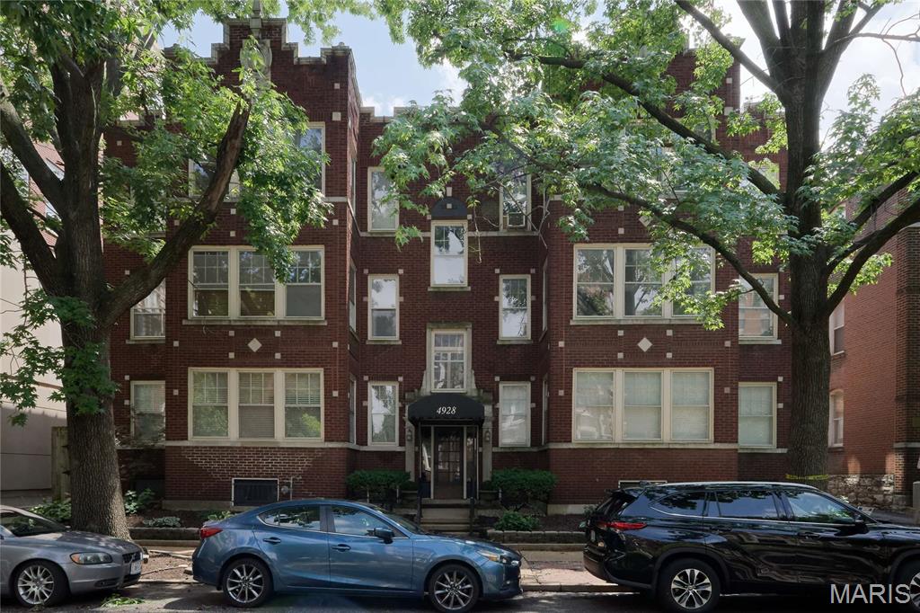 Photo of 4928 Buckingham Court #1E St Louis MO 63108