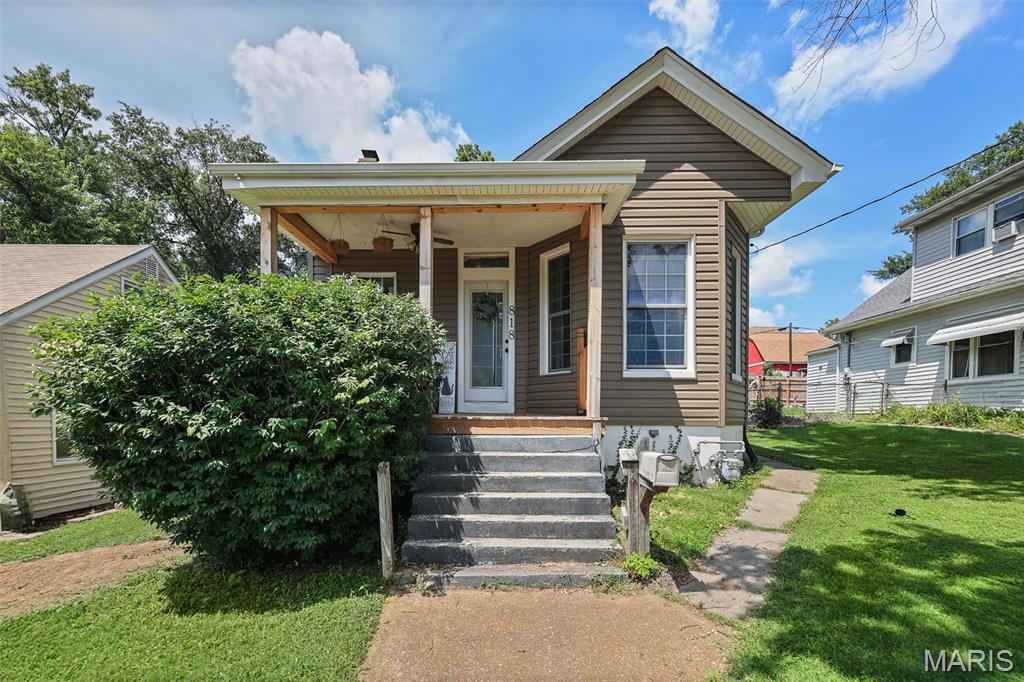 Photo of 818 Spruce Street Alton IL 62002