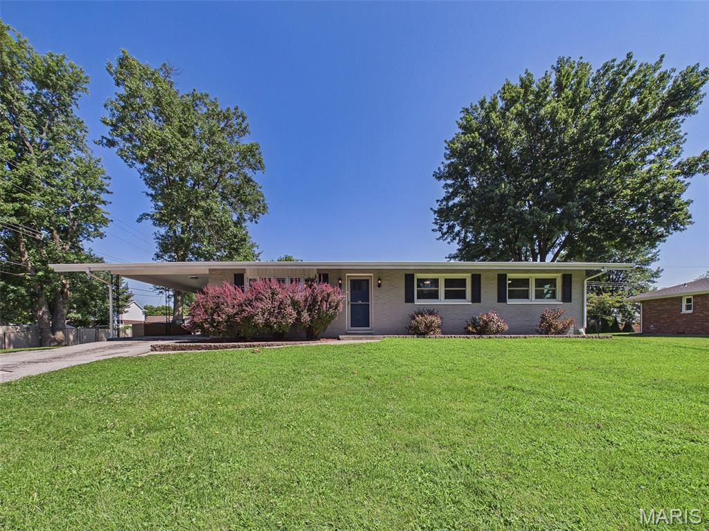 Photo of 605 Fairway Street Bethalto IL 62010