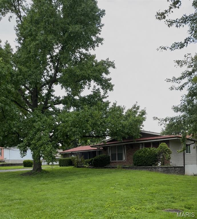 Photo of 1203 Orchard Lakes Drive St Louis MO 63146