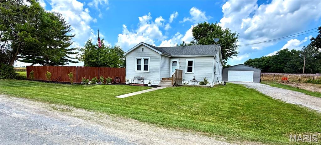 Photo of 802 Randall Drive Brighton IL 62012
