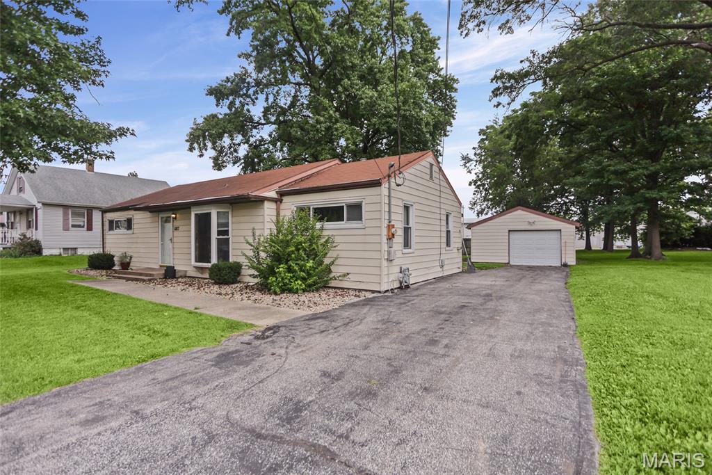 Photo of 5817 Memory Lane Belleville IL 62226