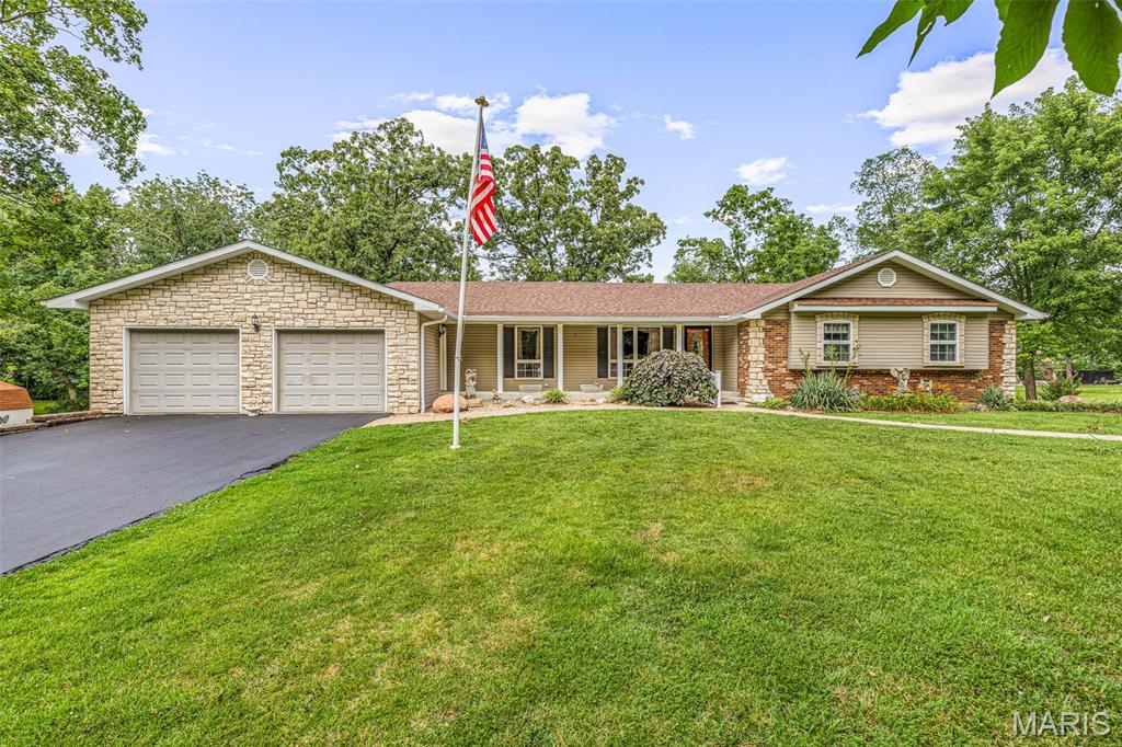 Photo of 545 Lindsey Lane Farmington MO 63640