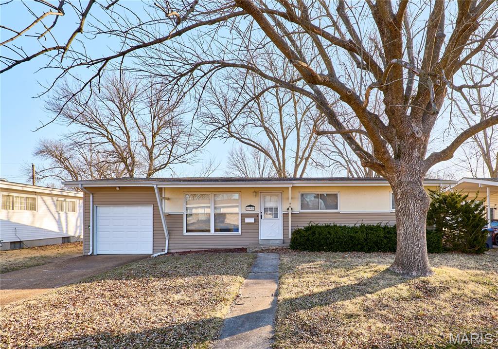 Photo of 495 Versailles Drive Florissant MO 63031