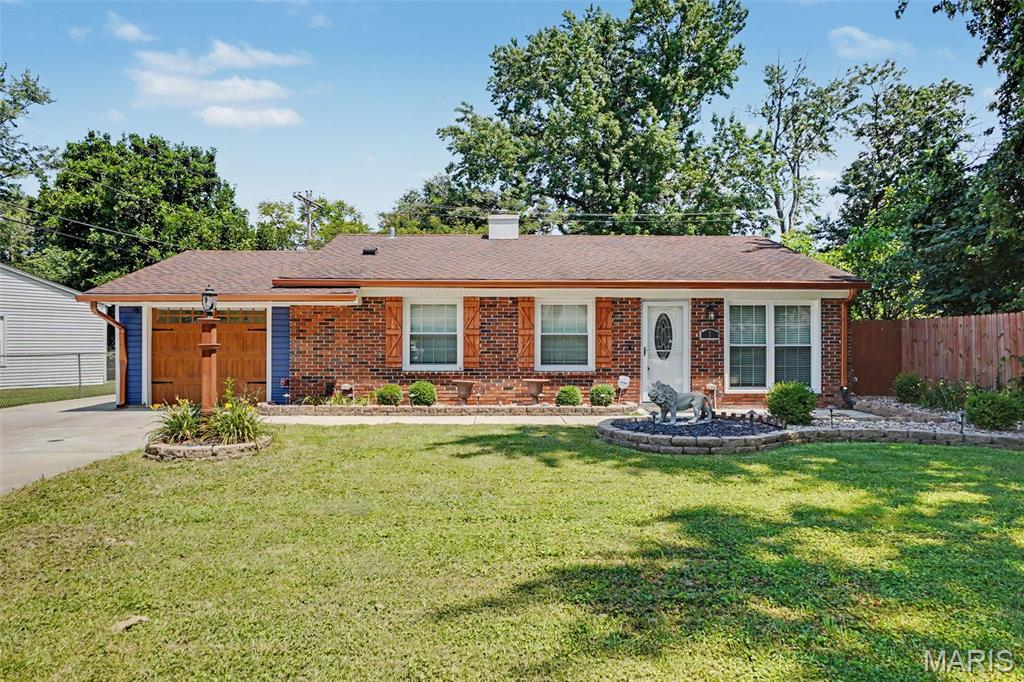 Photo of 1 Bluegrass Lane St Peters MO 63376
