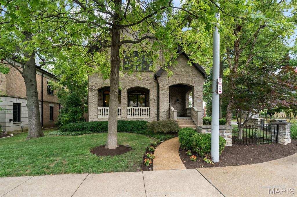 Photo of 165 Gay Avenue Clayton MO 63105