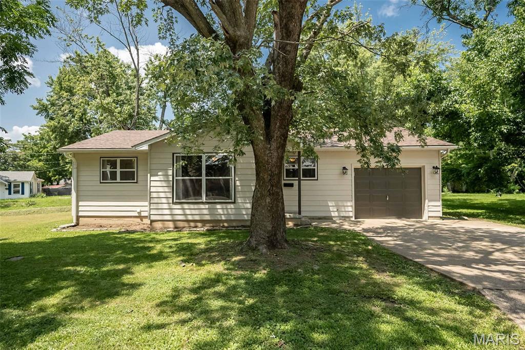 Photo of 701 E Pear Avenue Owensville MO 65066