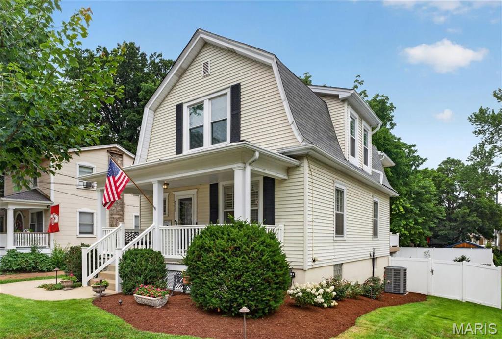 Photo of 637 Atalanta Avenue Webster Groves MO 63119