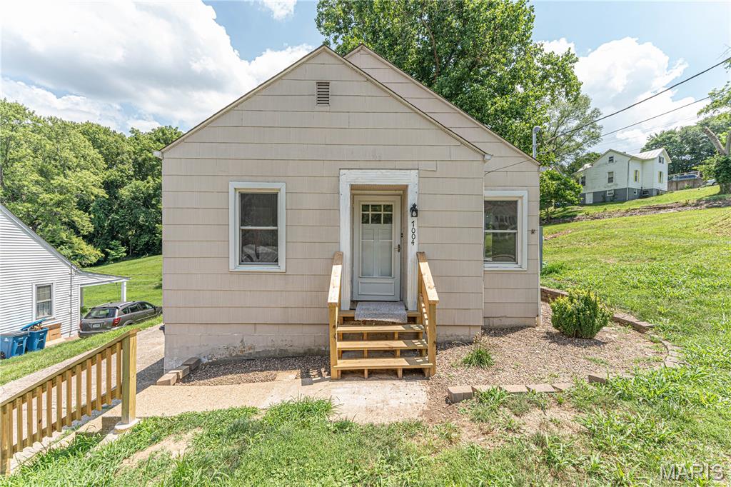 Photo of 1004 Miller Street New Haven MO 63068