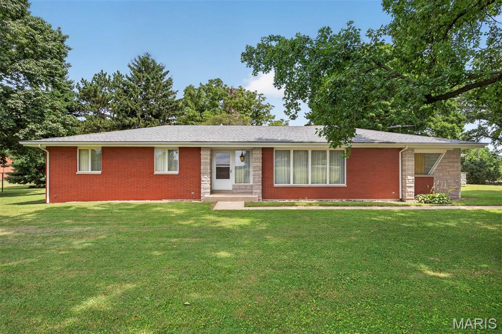 Photo of 11405 Lake Road Highland IL 62249