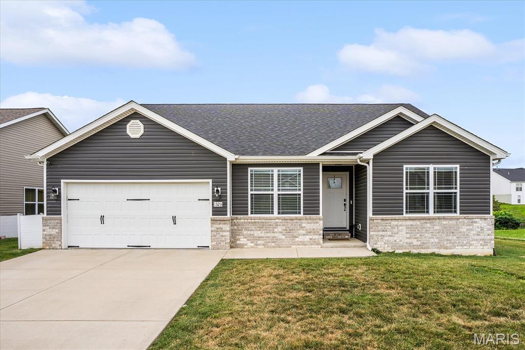 Photo of 1323 Orchard Lakes Circle Belleview IL 62220