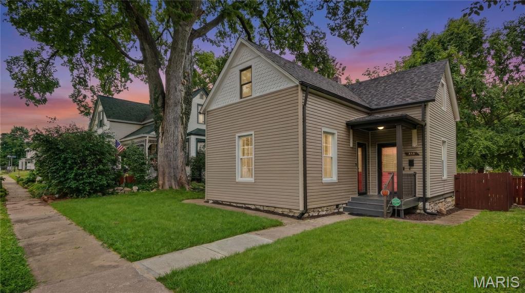 Photo of 318 N Benton Avenue St Charles MO 63301