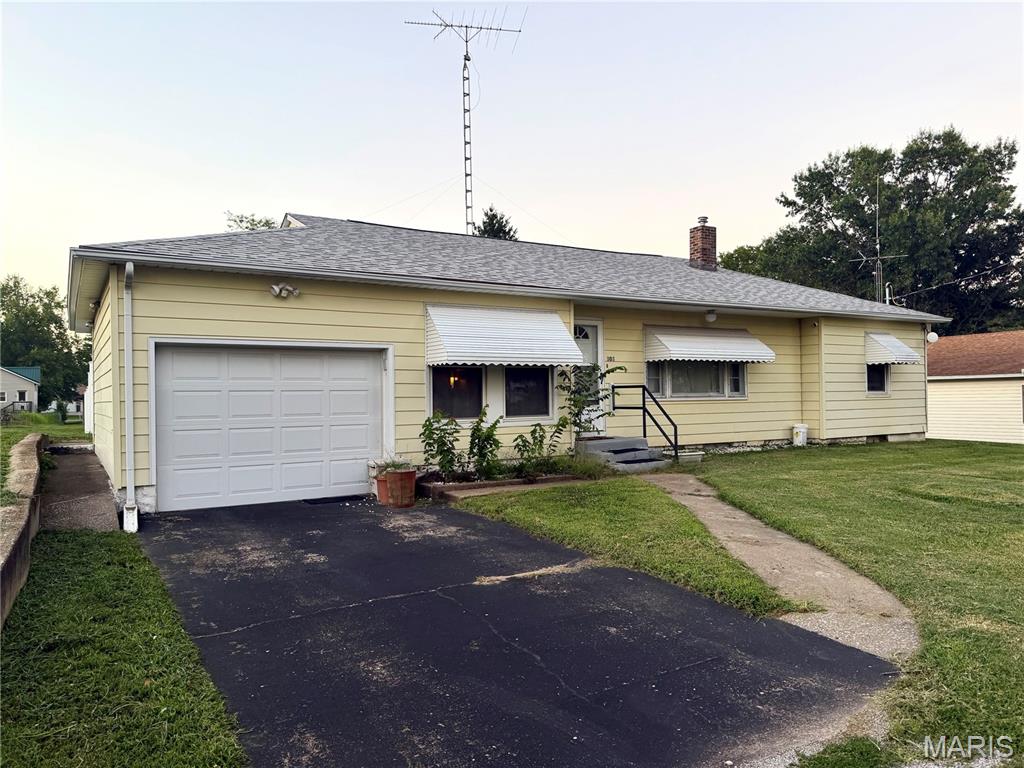 Photo of 303 Davis Ava IL 62907