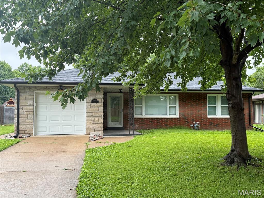 Photo of 2307 Saint Bernard Avenue Granite City IL 62040