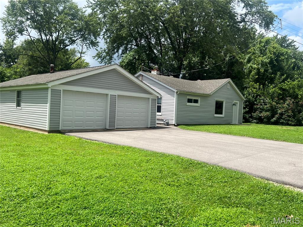 Photo of 117 Edgewood Drive Belleville IL 62223