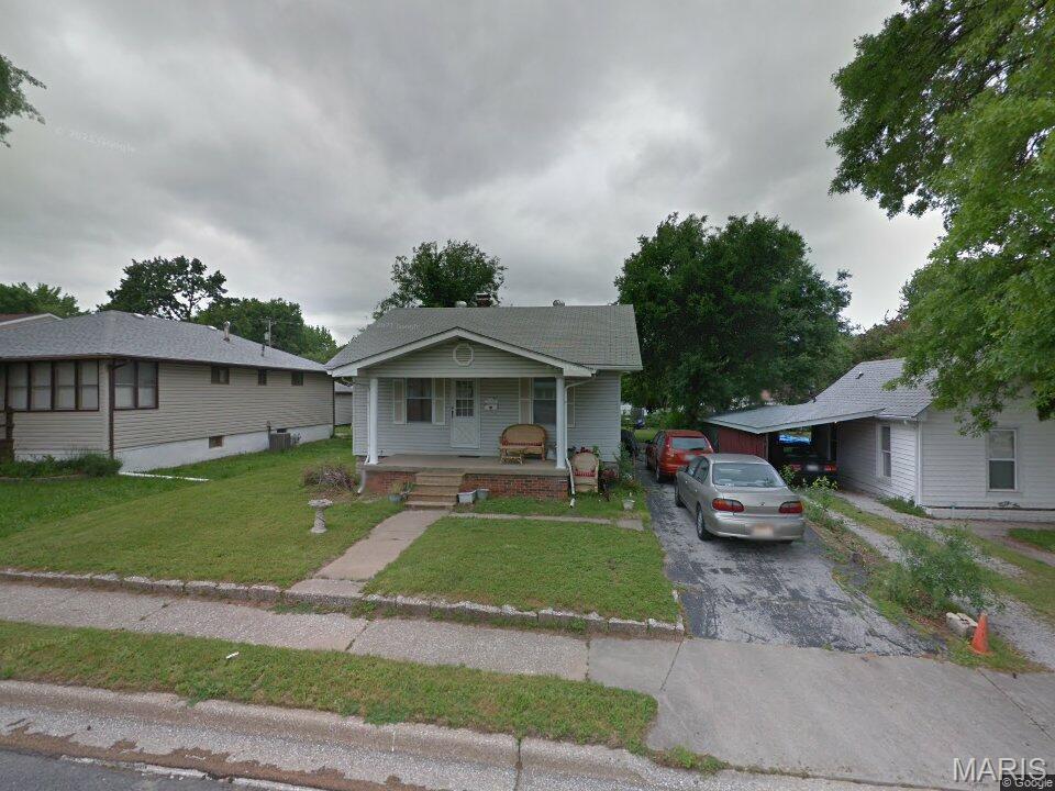 Photo of 228 W Thomas Street Roxana IL 62084