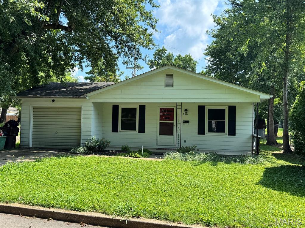 Photo of 210 N 6th Street Elsberry MO 63343
