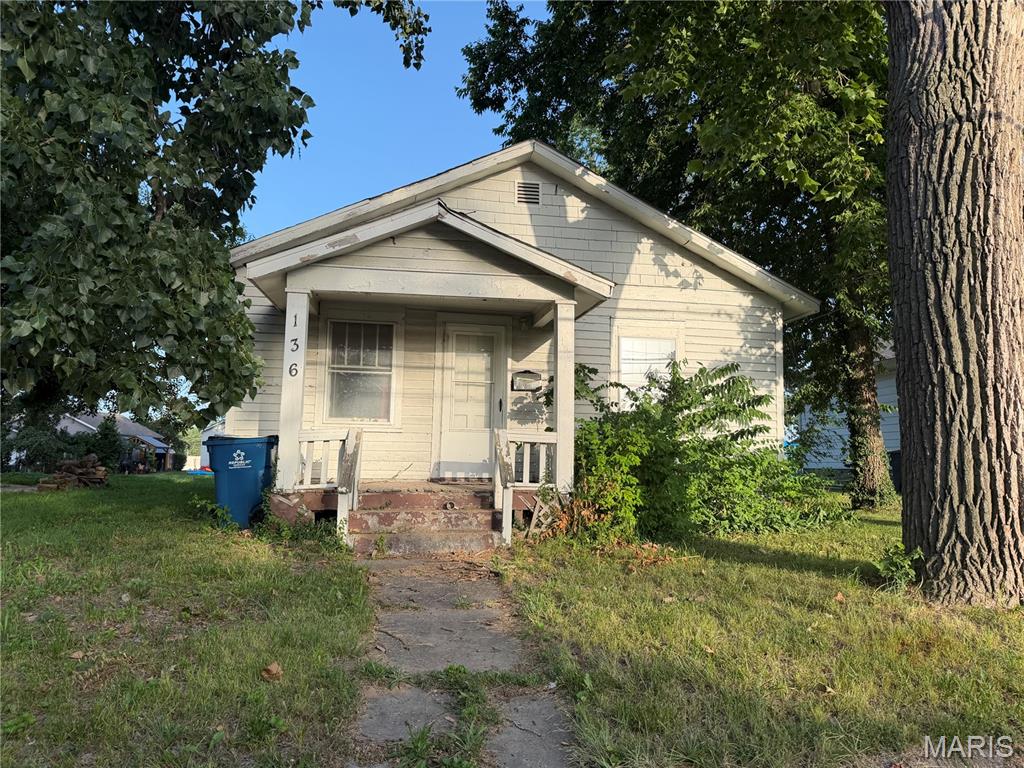 Photo of 136 Illinois Street East Alton IL 62024