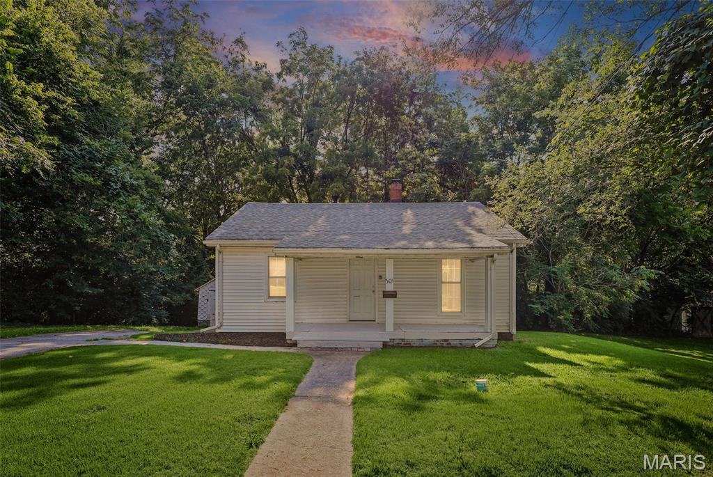 Photo of 301 Lampert Street Alton IL 62002