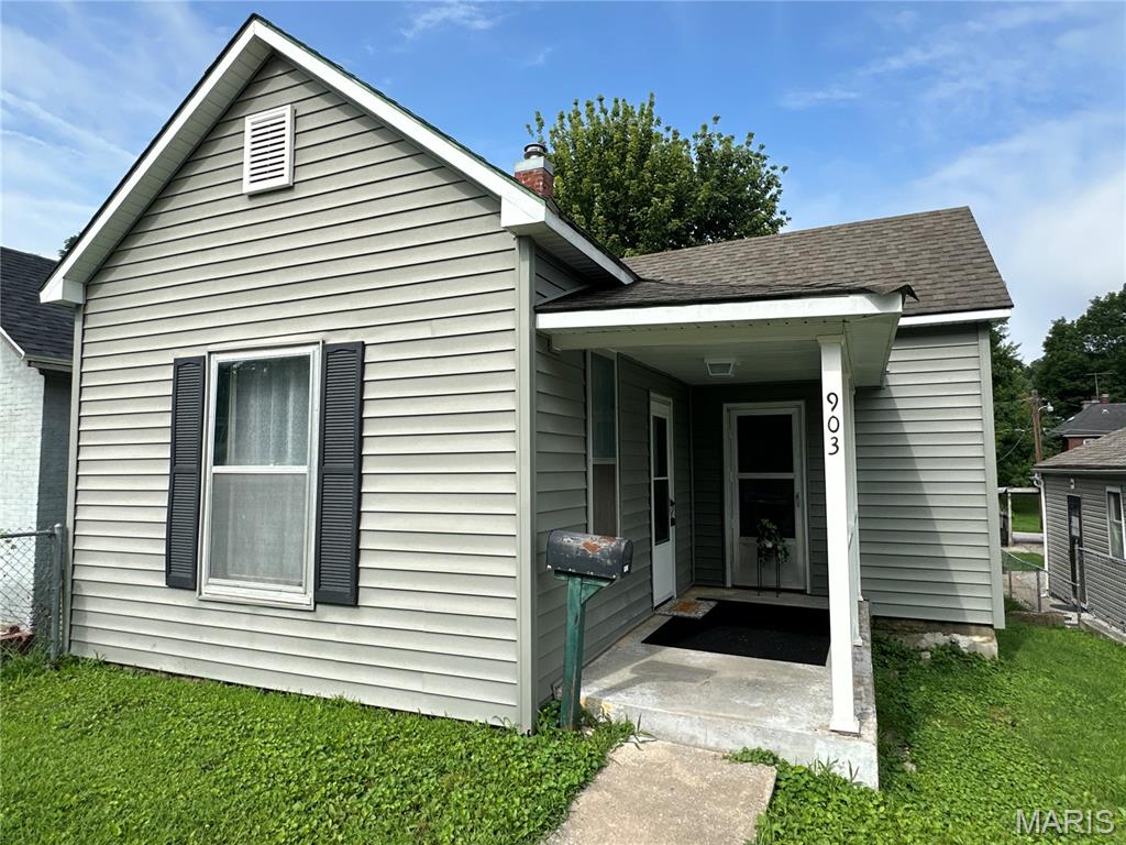 Photo of 903 Fulton Avenue Hannibal MO 63401