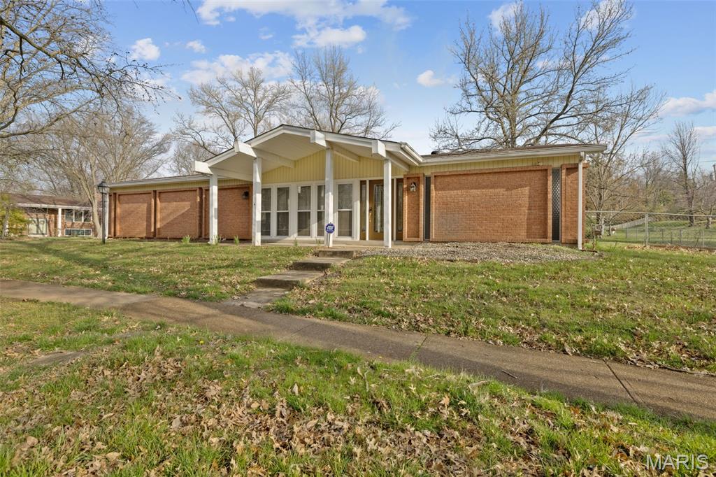 Photo of 4649 McIlroy Drive St Louis MO 63128