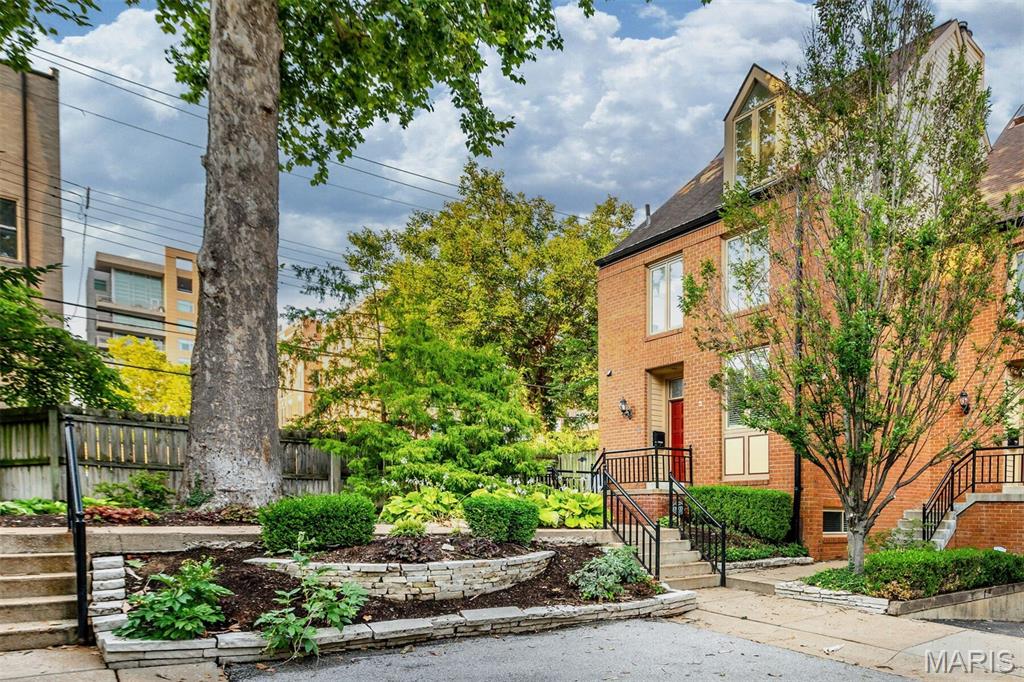 Photo of 114 W Pine Place #7 St Louis MO 63108