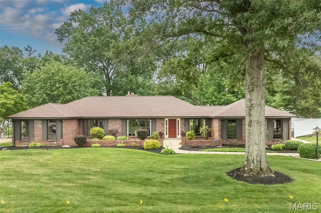 Photo of 12050 Charwick Drive St Louis MO 63128