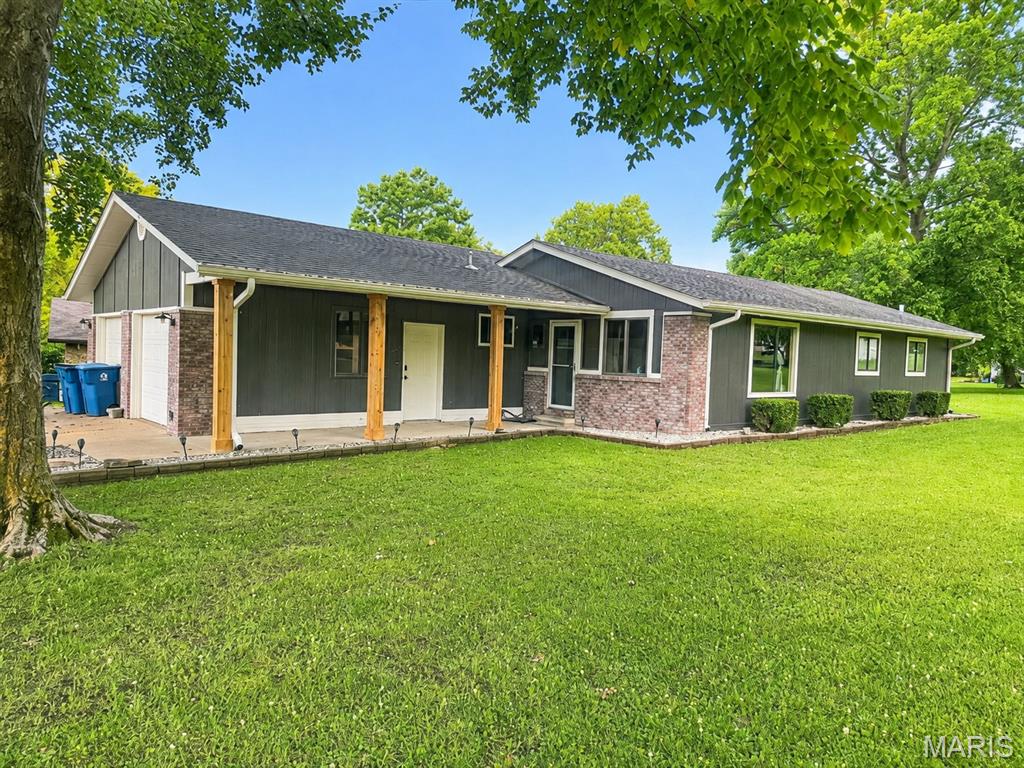 Photo of 70 S Meadow Lane Glen Carbon IL 62034