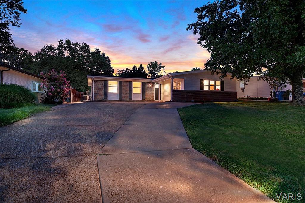Photo of 2944 Chevron Drive St Louis MO 63125