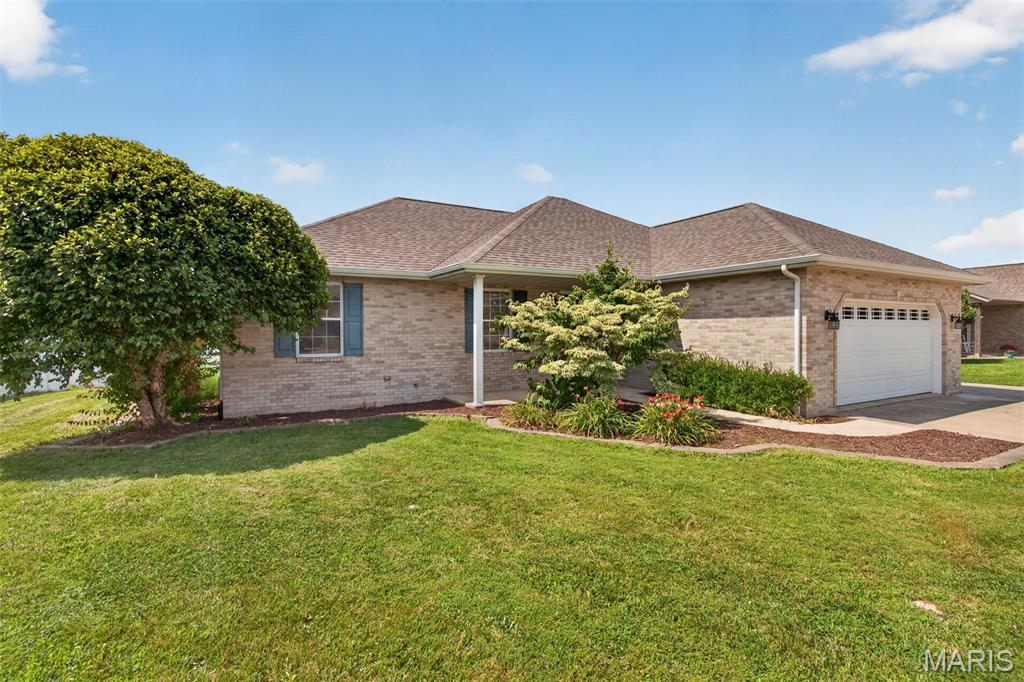 Photo of 70 Bridgewater Lane Highland IL 62249