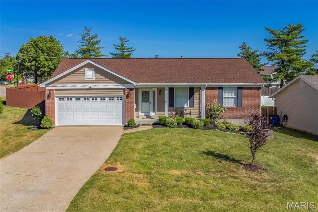 Photo of 8 Walnut Creek Court St Charles MO 63304
