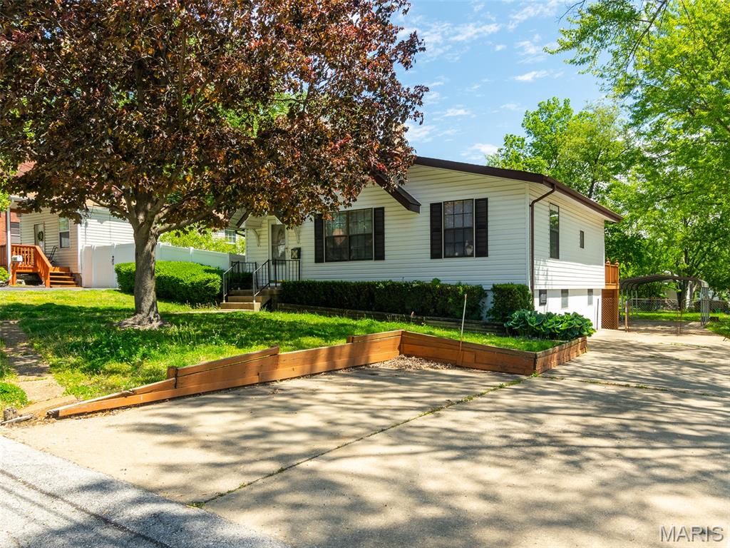 Photo of 3246 Airway Avenue Breckenridge Hills MO 63114