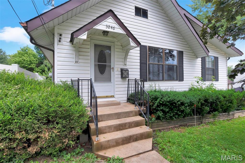 Photo of 3246 Airway Avenue Breckenridge Hills MO 63114