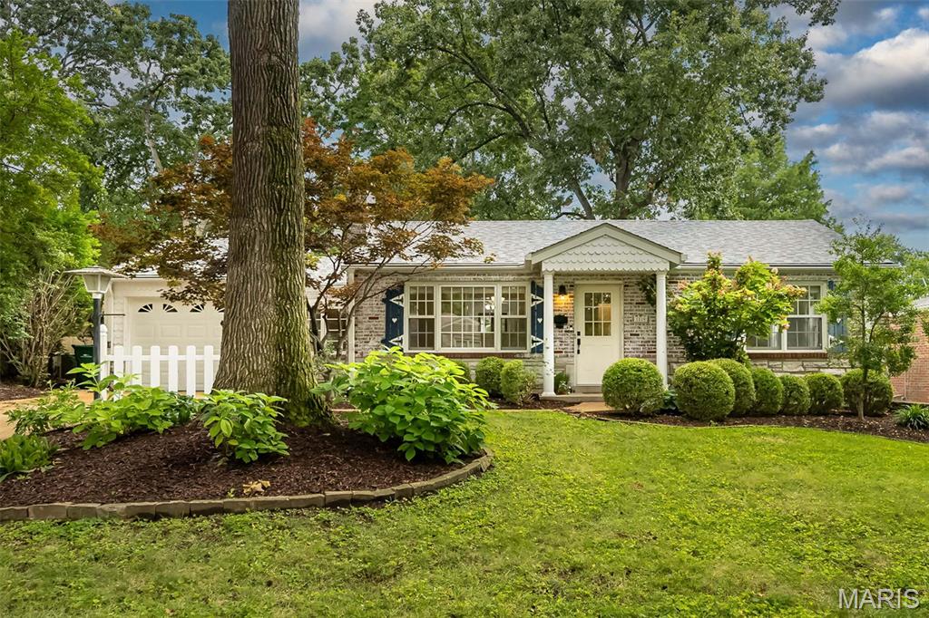 Photo of 1119 Cheshire Lane St Louis MO 63119