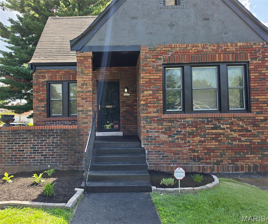 Photo of 8578 Drury Lane St Louis MO 63147