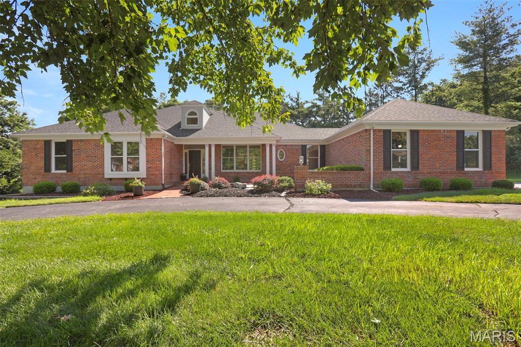 Photo of 17134 Surrey View Drive Chesterfield MO 63005