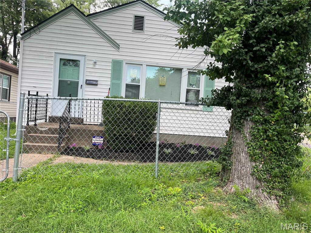 Photo of 5479 Hamilton Avenue Jennings MO 63136