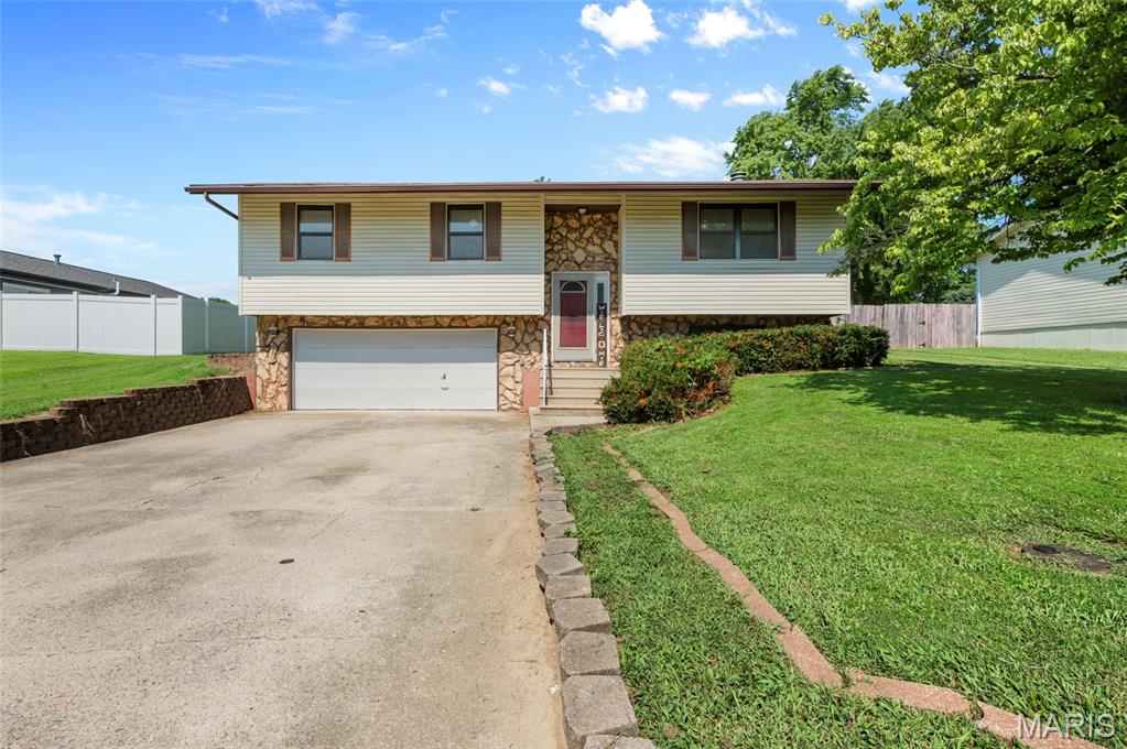 Photo of 402 Oakwood Drive Troy IL 62294