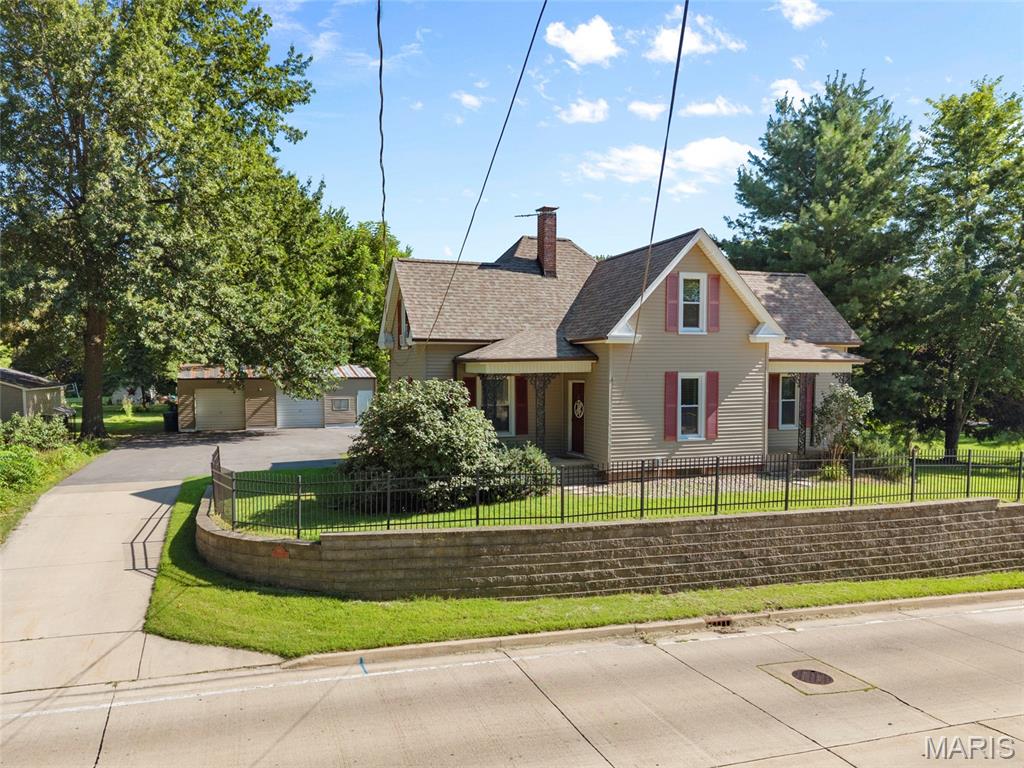 Photo of 683 Glen Crossing Road Glen Carbon IL 62034