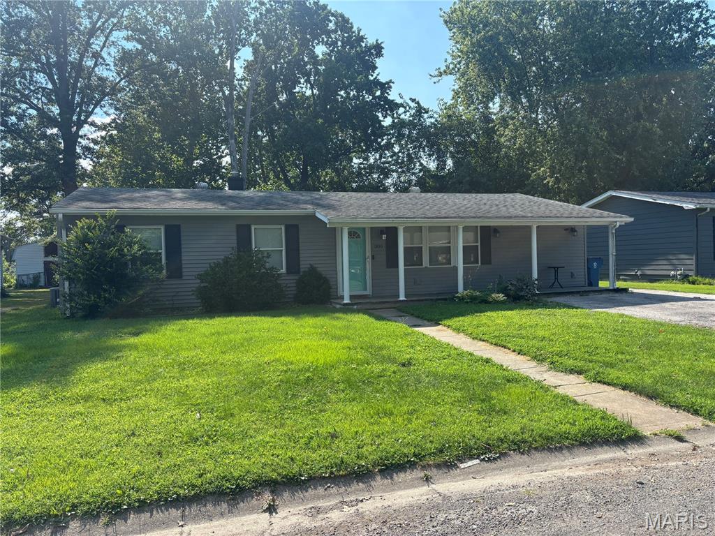 Photo of 300 Janet Drive Centralia IL 62801