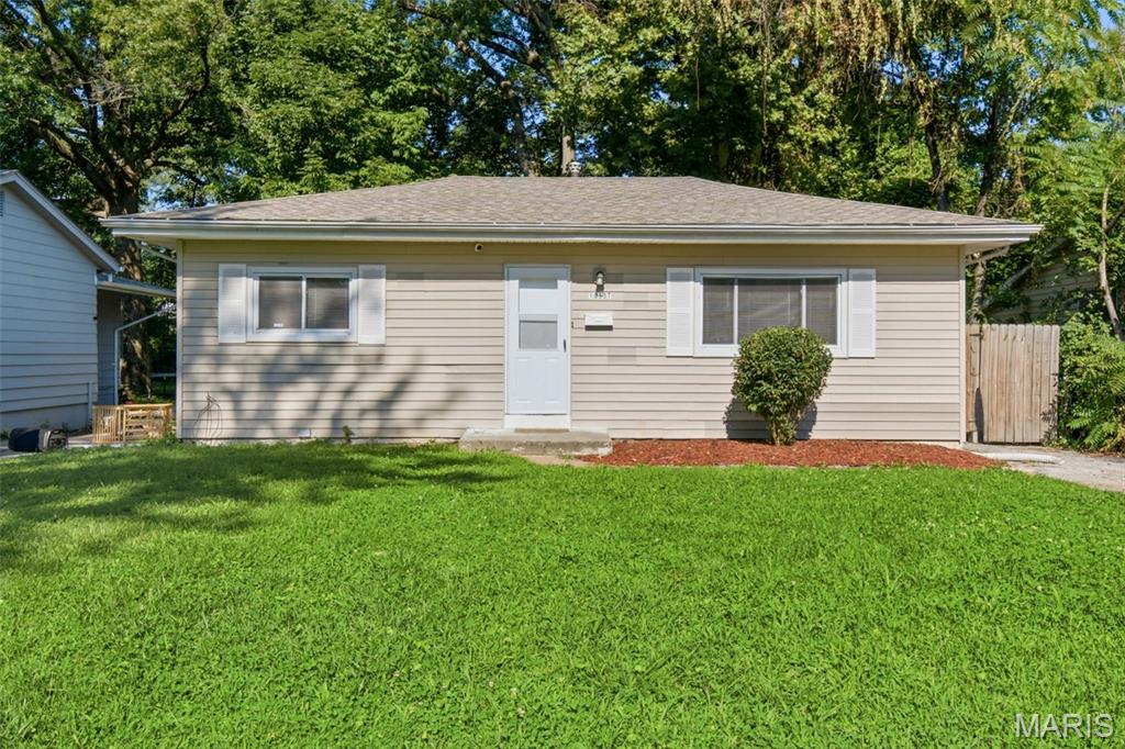 Photo of 10537 Earl Drive St Louis MO 63136