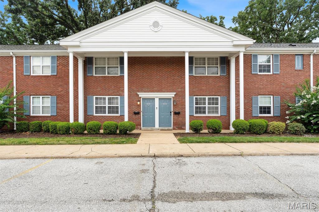 Photo of 8912 N Swan Circle Brentwood MO 63144