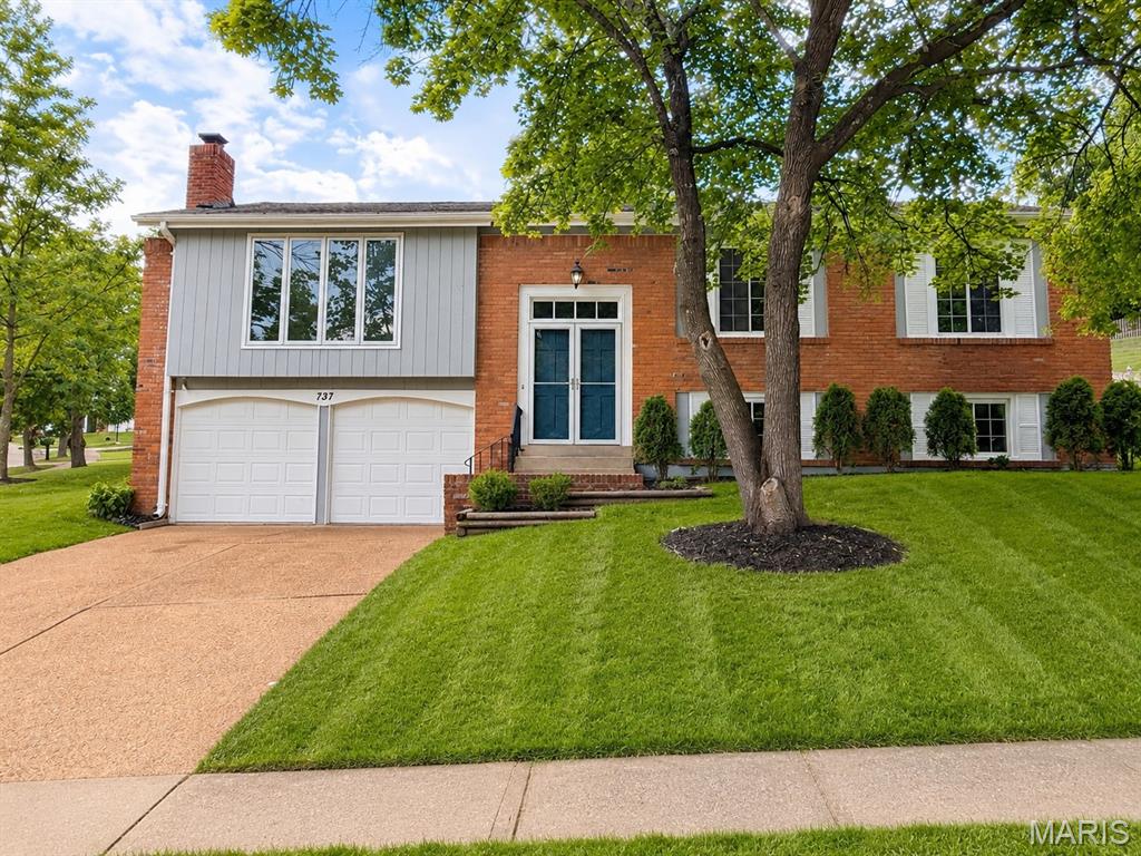 Photo of 737 Country Heights Court Manchester MO 63021