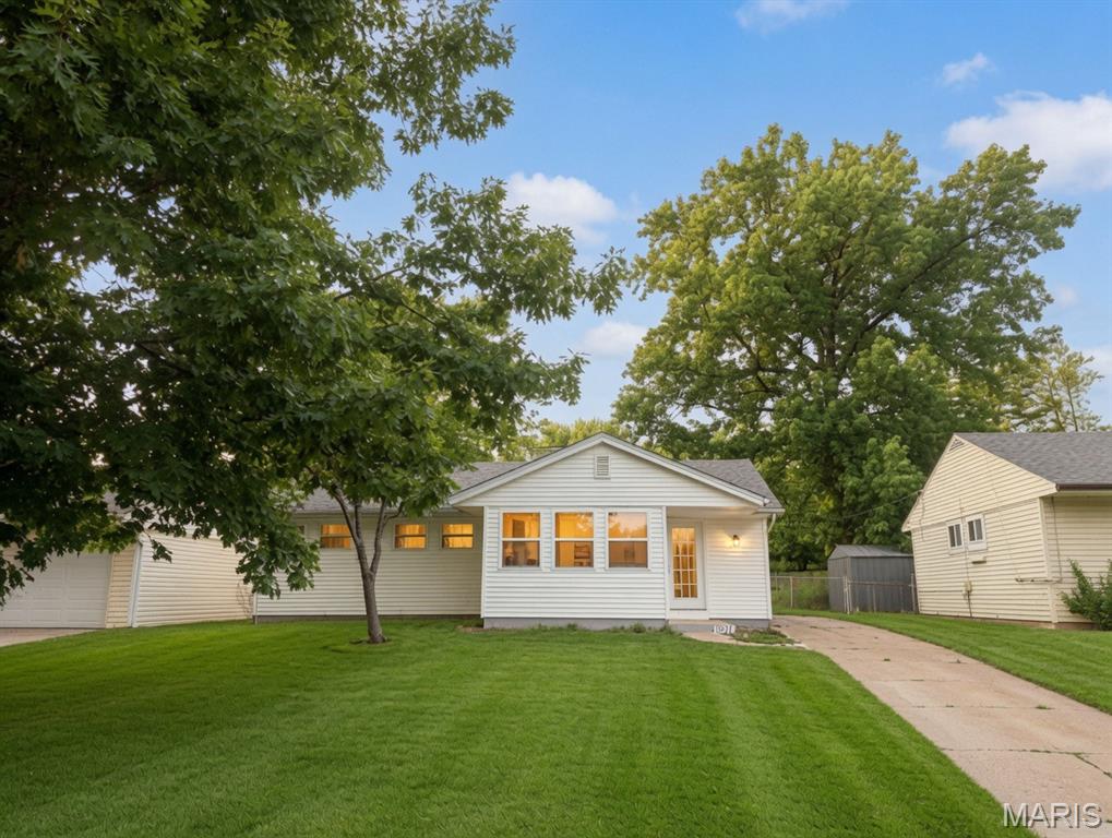 Photo of 10917 Larkspur Drive Unincorporated MO 63123