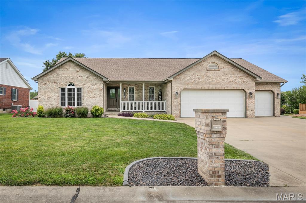 Photo of 1125 Teal Drive Red Bud IL 62278