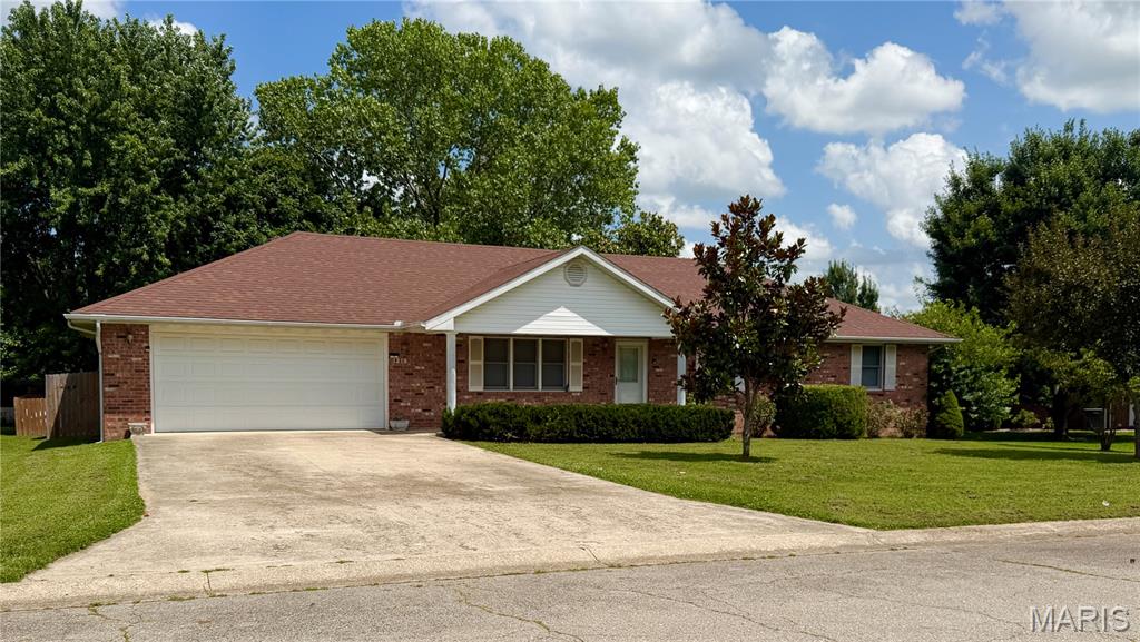 Photo of 1218 Quail Valley Circle Lebanon MO 65536