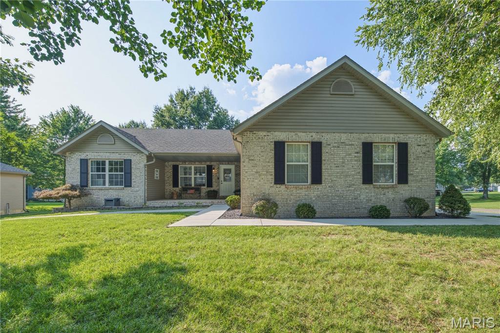 Photo of 459 Tamarach Drive Edwardsville IL 62025